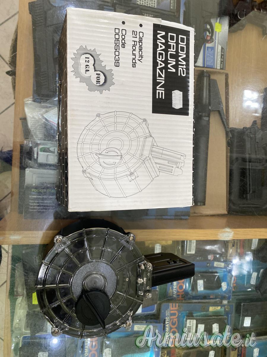PER PISTOLA SEMIAUT. MARCA DERYA MOD. MK12 CAL. 12 DA 20 COLPI (NUOVO) PER PISTOLA SEMIAUT. MARCA DERYA MOD. MK12 CAL. 12 DA 20 COLPI (NUOVO)