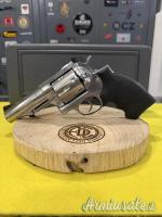 Revolver marca Ruger modello REDHAWK calibro 44 Remington Magnum
