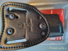 VENDUTA Fondina SAFARILAND per Colt 1911 e cloni, nuova mai usata, nel suo imballaggio.
