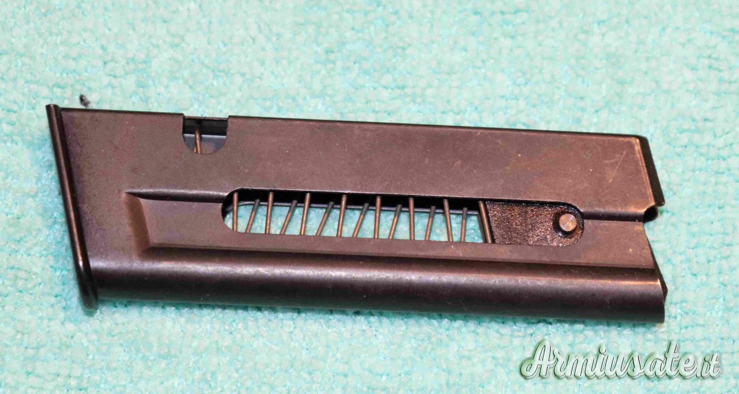 Caricatore Beretta 21A Cal. 22LR Caricatore Beretta 21A Cal. 22LR