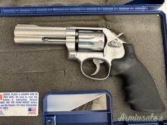 S&W 617 .22 LR Long Rifle