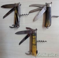 Tre coltelli da collezione caccia anni 50 multifunzione con estrattori