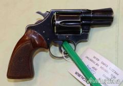 Revolver Colt Cobra Calibro  38SP.