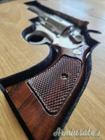 Smith & Wesson