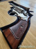 Smith & Wesson