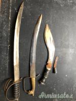 Cedesi 3 pugnali a lama curva Cedesi 3 pugnali a lama curva