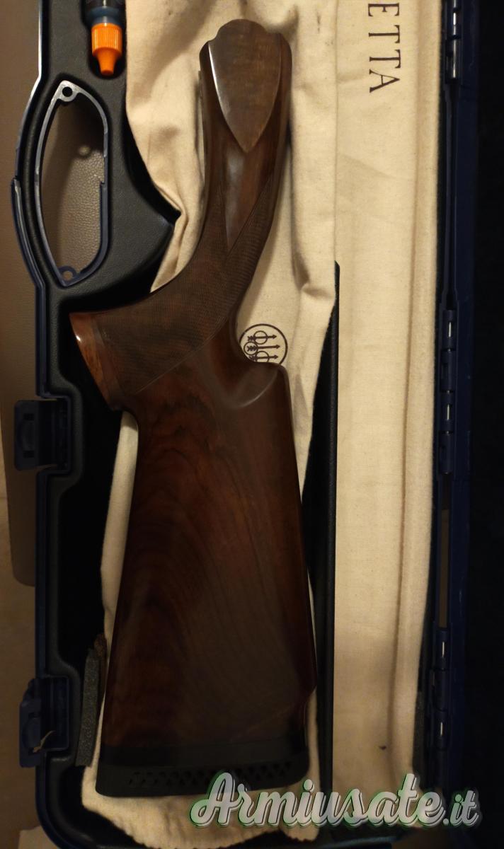 Vendo Calcio sovrappotto Beretta per serie 680/690 Vendo Calcio sovrappotto Beretta per serie 680/690