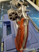 Smith & Wesson