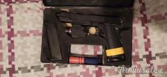 Colt 1911 Tactical 2 caricatori e laser