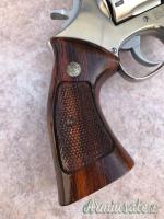 Revolver Smith e Wesson modello 686 cal 357 mag canna 4 pollici ottime condizioni