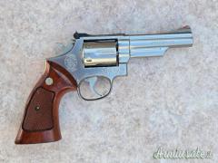 Revolver Smith e Wesson modello 66 cal 357 mag canna 4 pollici spinata ottime condizioni