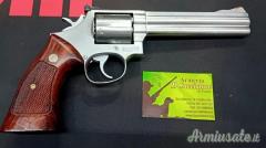 SMITH & WESSON 686