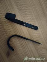 Ganci da parete per esposizione armi lunghe