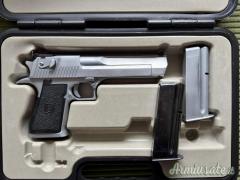 Magnum Research Desert Eagle .44 Auto Mag