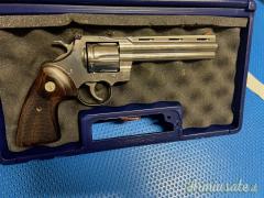 Colt PYTHON 357 MAGNUM 6