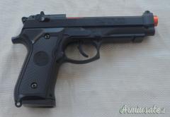 ..Pistola tipo  Beretta .