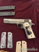 Colt 1911 45 acp arma perfetta piena di accessori