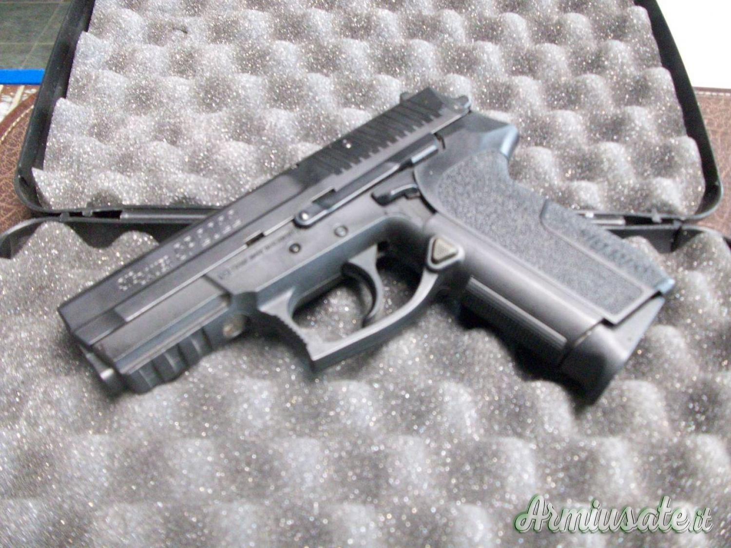 SIG-Sauer SP2022 9x21mm IMI SIG-Sauer SP2022 9x21mm IMI