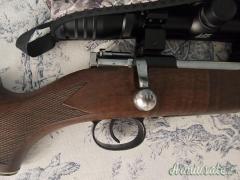 Carl Gustav con ottica Redfield e intarsio sul calcio