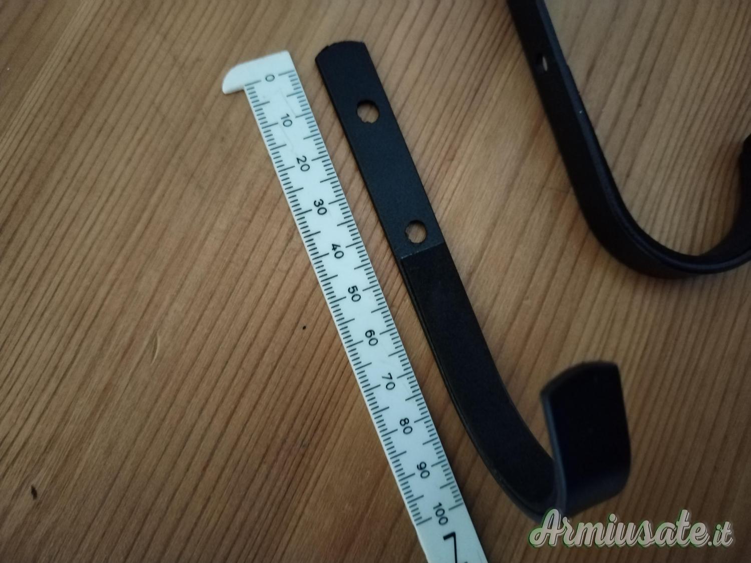 Ganci da parete per esposizione armi lunghe Ganci da parete per esposizione armi lunghe