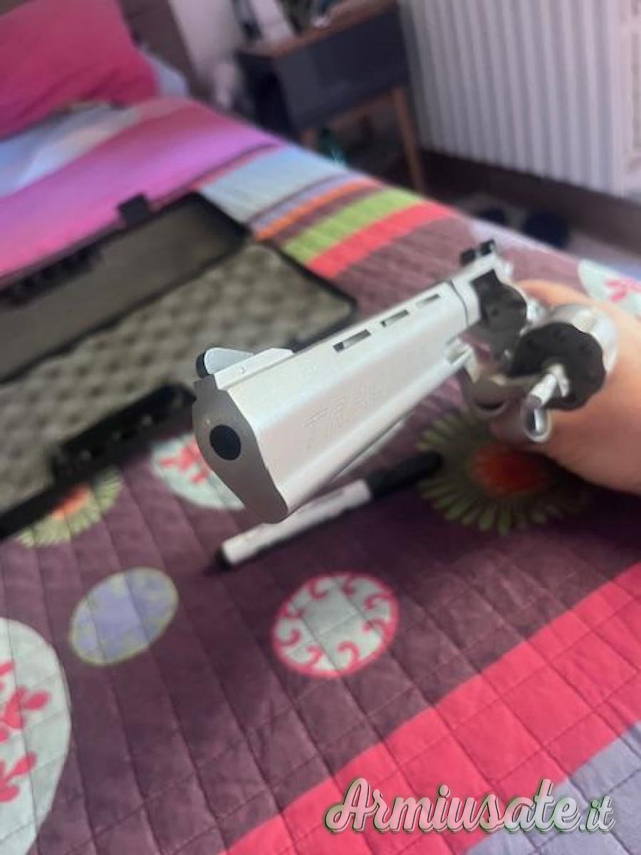 Taurus | Forjas Tracker 970 .22 LR Long Rifle Taurus | Forjas Tracker 970 .22 LR Long Rifle
