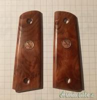 Guancette artigianali 1911A1 e cloni