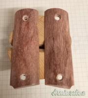 Guancette artigianali 1911A1 e cloni