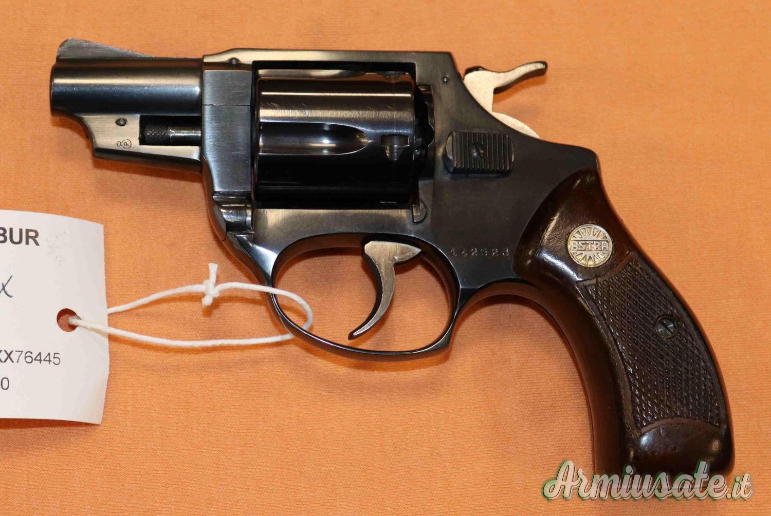 Revolver Astra Cadix Calibro 38SP. Revolver Astra Cadix Calibro 38SP.