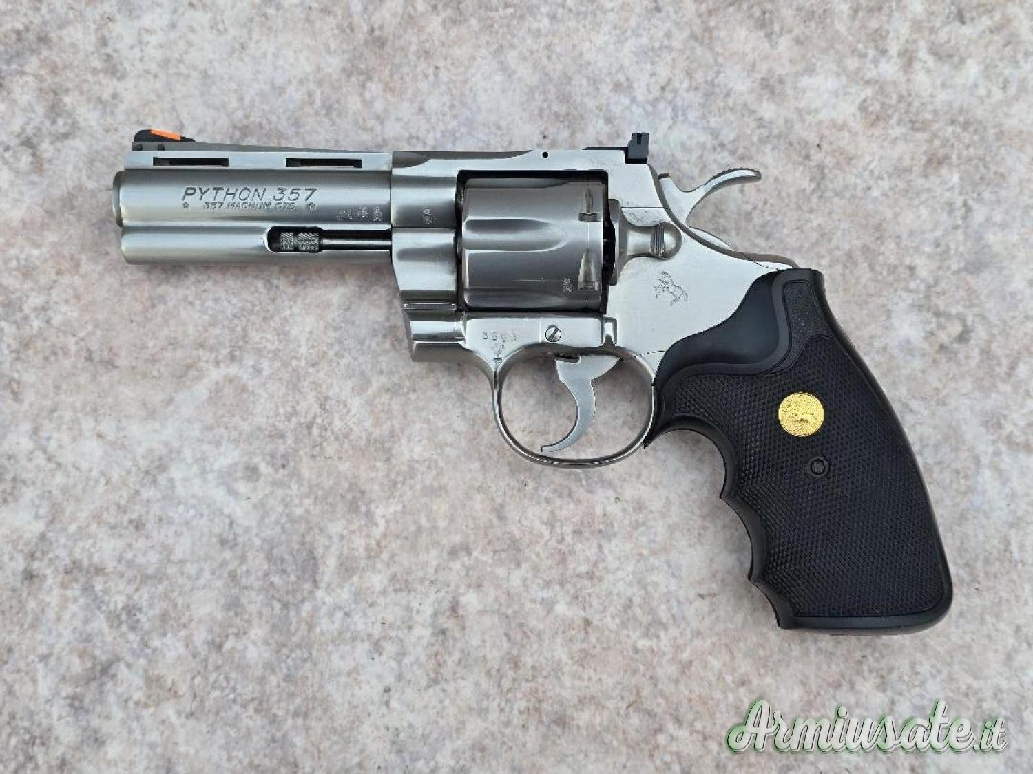 Revolver Colt Python inox cal 357 mag canna 4'' anno 1987 condizioni eccellenti Revolver Colt Python inox cal 357 mag canna 4'' anno 1987 condizioni eccellenti