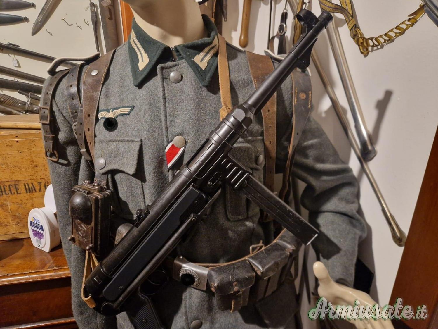 REPLICA Maschinenpistole 1940 MP40 DENIX con cinghia REPLICA Maschinenpistole 1940 MP40 DENIX con cinghia