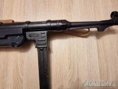 REPLICA  Maschinenpistole 1940 MP40 DENIX con cinghia