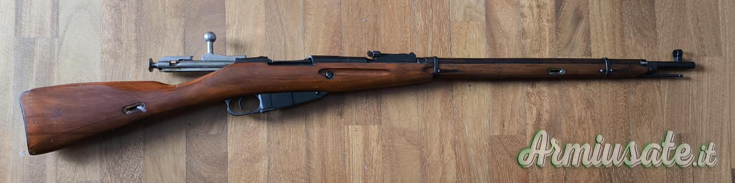 Vendesi Carabina russa Mosin Nagant 91/30 + bisacce con accessori pulizia e manutenzione.- Vendesi Carabina russa Mosin Nagant 91/30 + bisacce con accessori pulizia e manutenzione.-