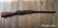 Vendesi Carabina russa Mosin Nagant 91/30 + bisacce con accessori pulizia e manutenzione.-