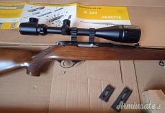 Beretta Weatherby Mark XXII con ottica. Beretta Weatherby Mark XXII con ottica.