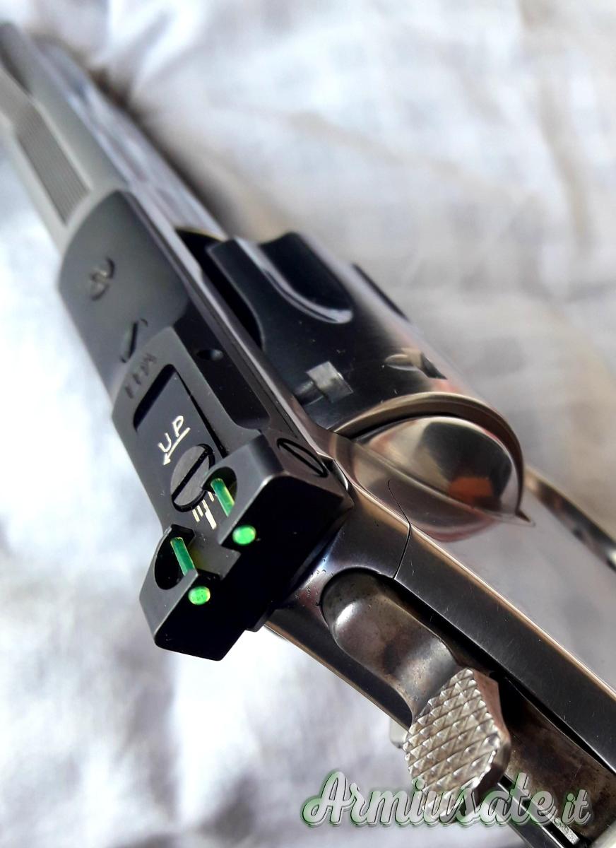 Smith & Wesson 617 .22 LR Long Rifle Smith & Wesson 617 .22 LR Long Rifle
