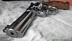 Smith & Wesson 617 .22 LR Long Rifle Smith & Wesson 617 .22 LR Long Rifle