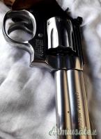 Smith & Wesson 617 .22 LR Long Rifle Smith & Wesson 617 .22 LR Long Rifle