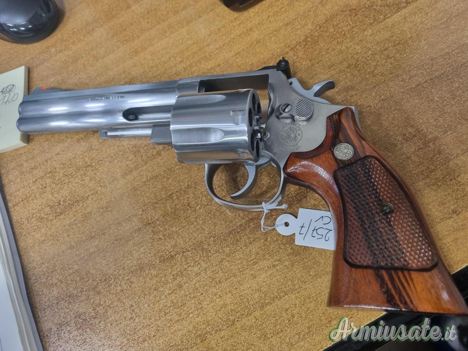 Smith & Wesson 686-1 .357 Magnum  | Smith & Wesson 686-1 .357 Magnum  |
