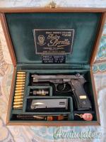 Pistola Beretta Modello DE LUX - NERA - INCISA