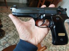Pistola Beretta Modello DE LUX - NERA - INCISA Pistola Beretta Modello DE LUX - NERA - INCISA