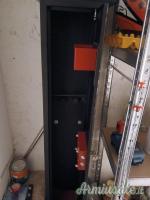 Armadietto per tre fucili