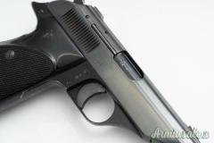 Bernardelli p8 .32 ACP  |  7.65x17mm Browning SR