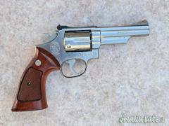 Revolver Smith e Wesson modello 66 cal 357 mag canna 4 pollici spinata ottime condizioni