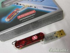 COLTELLO_ VICTORINOX >SWISS MEMORY