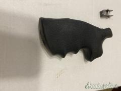 iMPUGNATURA  REVOLVER S & W MAGNUM PLUS