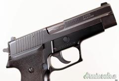 SIG-Sauer P226 9x19mm Parabellum | Luger | NATO