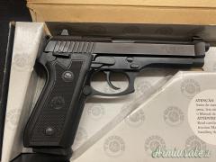 pistola Taurus  PT92 9x21