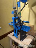 Dillon XL650 + Quick-Feeder + 5 Conversion Kits + Mounting Base (pari al nuovo)