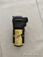 SPRAY ANTI AGGRESSIONE CON TORCIA INTEGRATA E CLIP DA CINTURA