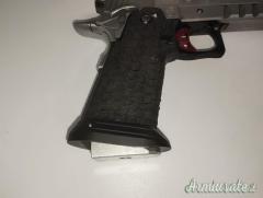 PISTOLA INFINITY MOD. STRAYER CAL. 40 S&W +2C.